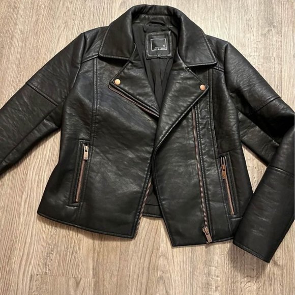 Lauribelle's Jackets & Blazers - Women's Lily and Lottie Lauriebelle's brand leather jacket! Like new! Never worn